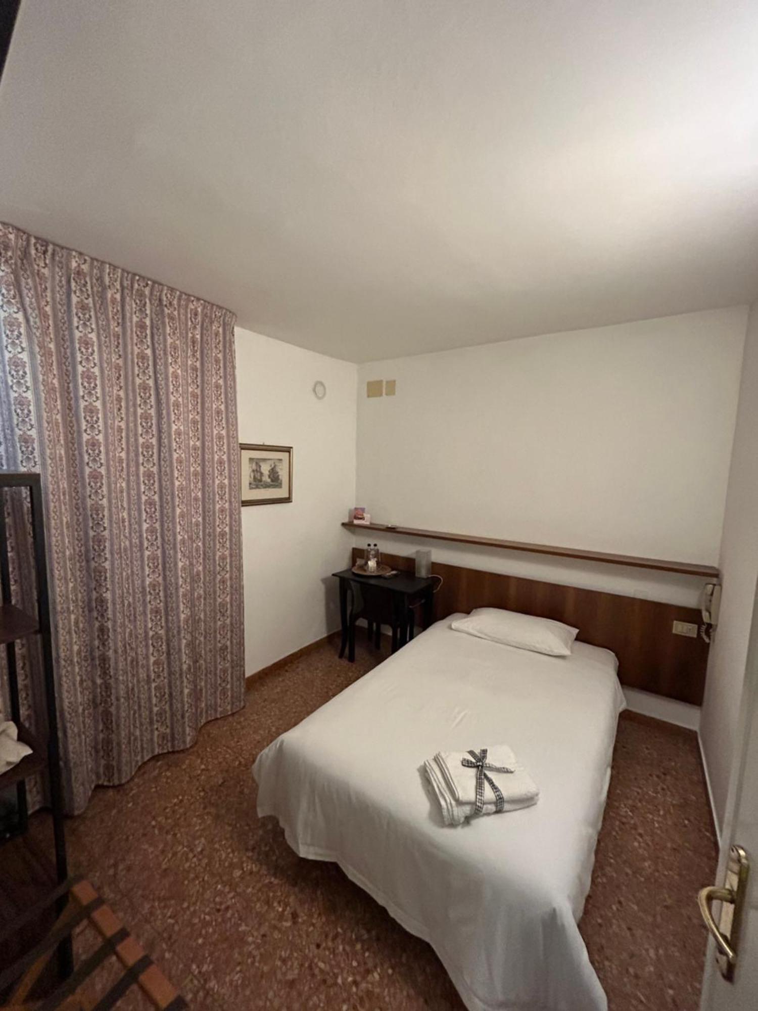 Albergo Da Pina Lazise Esterno foto